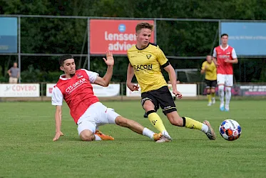 VVV-Venlo ondanks doelpunt Venema onderuit tegen Jong AZ