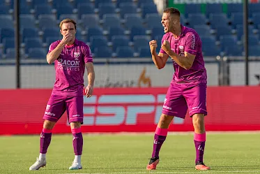 VVV-Venlo wint in blessuretijd van Telstar