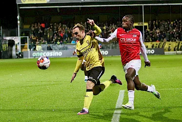 VVV-Venlo geeft overwinning op Jong AZ in laatste seconde weg