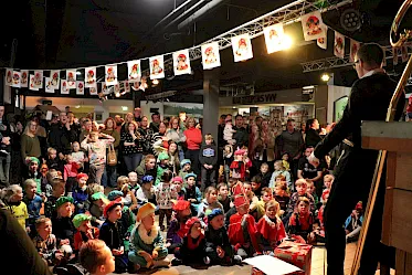 Sinterklaas op bezoek bij Koelkids in Covebo Stadion - De Koel -!