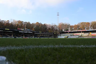 Veld in Covebo Stadion - De Koel - bespeelbaar voor wedstrijd tegen ADO Den Haag