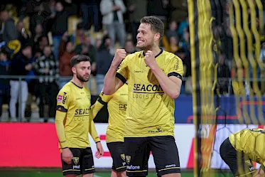 Doesburg bezorgt VVV-Venlo zege op Jong Ajax in laatste thuiswedstrijd van seizoen