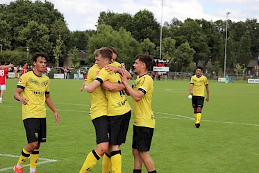 VVV-Venlo verslaat Jong AZ dankzij doelpunten Verheijen en Doesburg