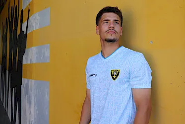 VVV-Venlo presenteert nieuw warming-up shirt voor uitwedstrijden