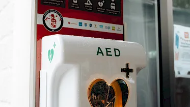 Nouri Foundation en VVV-Venlo onthullen nieuwe Nouri-AED in Venlo