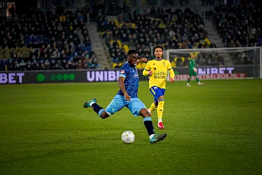 Gehavend VVV-Venlo verliest op bezoek bij SC Cambuur