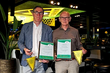 Gouden waarderingsspeld voor Ger van Rosmalen en Jan Verbong
