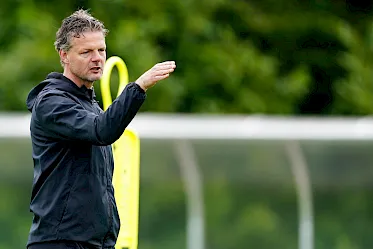 VVV-Venlo stelt Peter Uneken aan als nieuwe hoofdtrainer