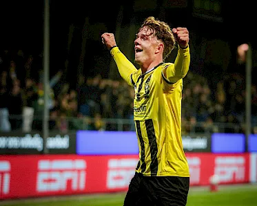 VVV-Venlo bezorgt Uneken droomdebuut met ruime zege op FC Emmen
