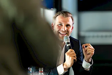 Vanuit de directiekamer: Guus Pennings blikt vooruit op 2026