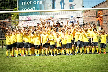 Doe mee aan de  VVV-Voetbalschool zomerkampen!