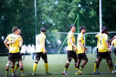VVV-Venlo O21 op één zege van de titel na heerlijke derbywinst op MVV