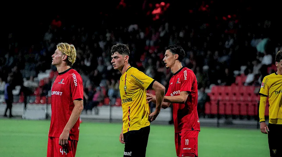 VVV knokt zich terug, maar verliest in slotfase van Helmond Sport