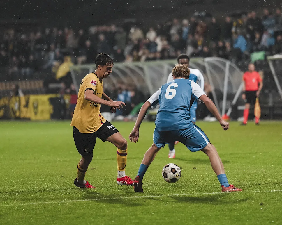 VVV-Venlo geeft overwinning in blessuretijd uit handen tegen Jong AZ