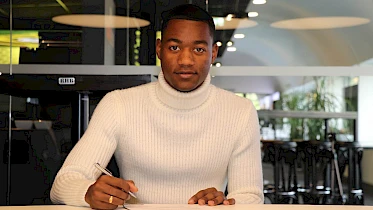 VVV-Venlo verlengt contract Roemer