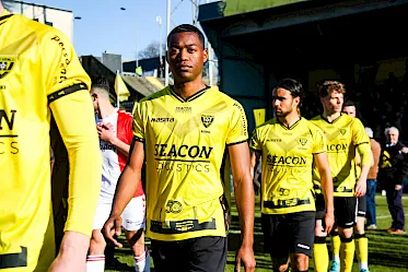 Shirtveiling VVV-Venlo levert ruim vijfduizend euro op voor Giro555