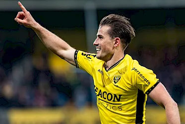 Hattrickheld Braken schiet VVV-Venlo voorbij Telstar