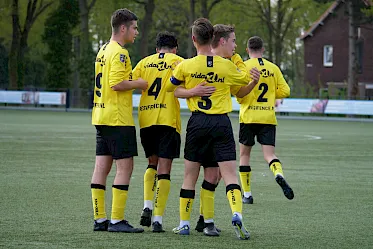 Jeugdspelers VVV-Venlo slagen allemaal voor eindexamen