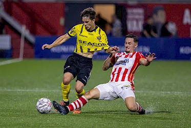 Venema schiet VVV-Venlo in extremis voorbij TOP Oss