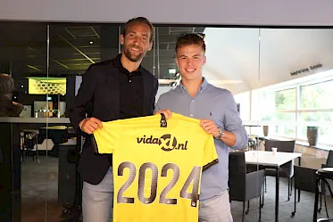 VVV-Nachwuchstalent Thijme Verheijen hat seinen ersten Profivertrag beim VVV-Venlo unterschrieben