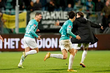 Venema held in Den Haag: VVV-Venlo in extremis voorbij ADO