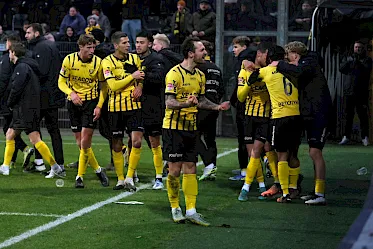 Oppermachtig VVV-Venlo verslaat MVV in meeslepende derby