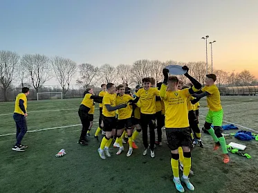 VVV-Venlo O16 kampioen, degradatie voor O21