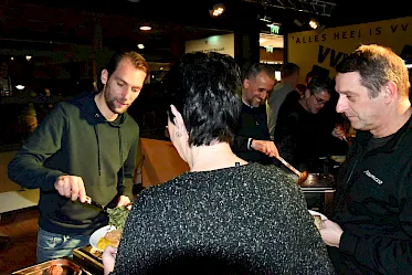 Vrijwilligers in het zonnetje gezet op succesvolle vrijwilligersavond