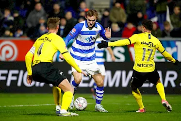 VVV-Venlo vergeet te scoren en verliest bij koploper PEC Zwolle