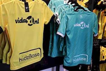 VVV-Venlo stelt shirtpositie op kindershirts beschikbaar aan KidzBase