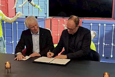 VVV-archief Baer Diddens officieel overgedragen aan gemeente Venlo