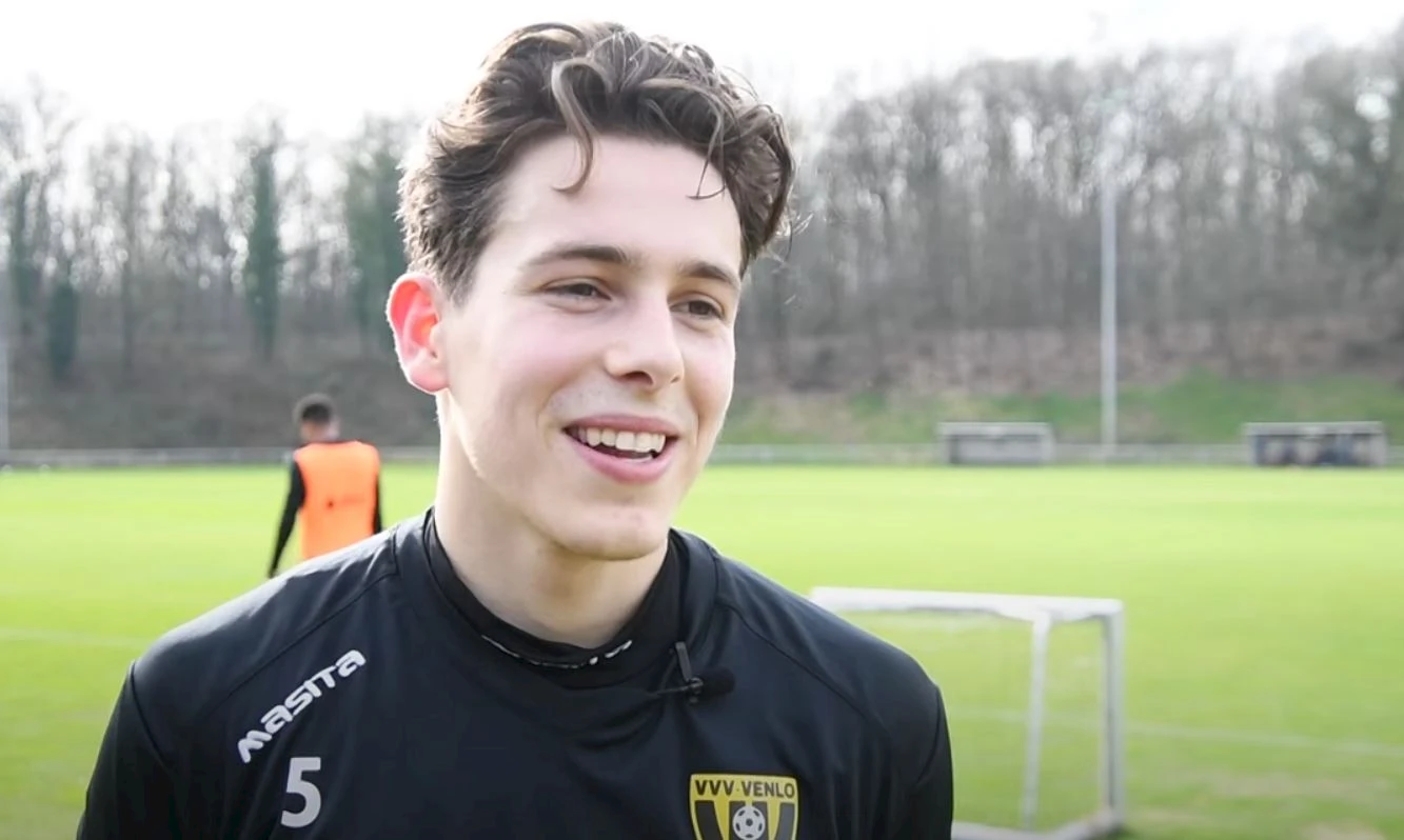 VVV TV | Het eerste doelpunt van Simon Janssen